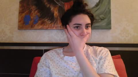 cute_strawberry_ online show from February 6, 6:13 pm