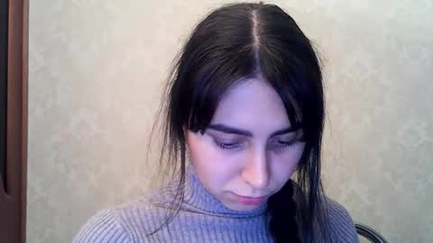 cute_strawberry_ online show from October 3, 3:09 pm