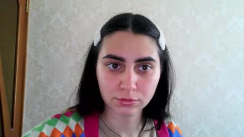 cute_strawberry_ online show from October 17, 8:28 am