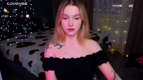 Snapshot of cute_summer_breathe chatting on January 8, 7:03 pm Sue online show from January 8, 7:03 pm