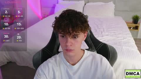 Snapshot of cute_thomas chatting on December 2, 8:33 pm Thomas - online show from December 2, 8:33 pm