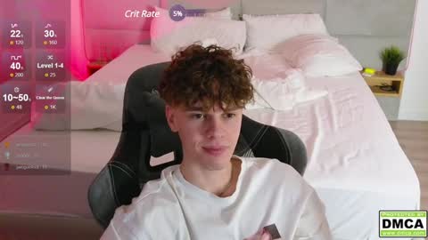 Snapshot of cute_thomas chatting on January 22, 10:48 pm Thomas - online show from January 22, 10:48 pm