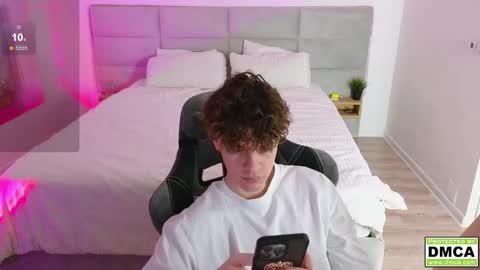 Snapshot of cute_thomas chatting on February 10, 5:30 pm Thomas - online show from February 10, 5:30 pm