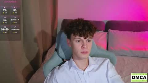 Snapshot of cute_thomas chatting on February 17, 3:19 pm Thomas - online show from February 17, 3:19 pm