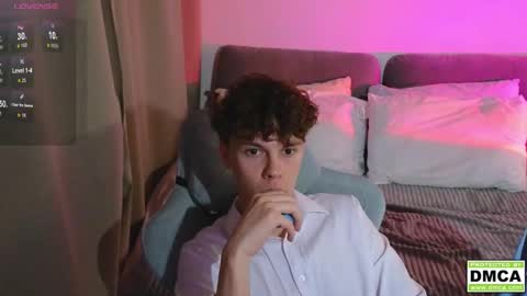 Snapshot of cute_thomas chatting on February 18, 7:32 pm Thomas - online show from February 18, 7:32 pm