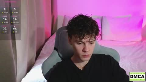 Snapshot of cute_thomas chatting on February 25, 10:58 am Thomas - online show from February 25, 10:58 am