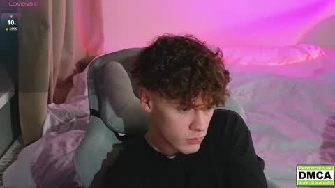 Snapshot of cute_thomas chatting on March 10, 7:41 pm Thomas - online show from March 10, 7:41 pm