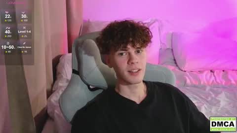 Snapshot of cute_thomas chatting on March 11, 8:26 pm Thomas - online show from March 11, 8:26 pm