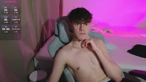 Snapshot of cute_thomas chatting on March 23, 5:39 pm Thomas - online show from March 23, 5:39 pm