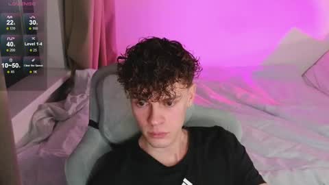 Snapshot of cute_thomas chatting on March 29, 7:14 pm Thomas - online show from March 29, 7:14 pm