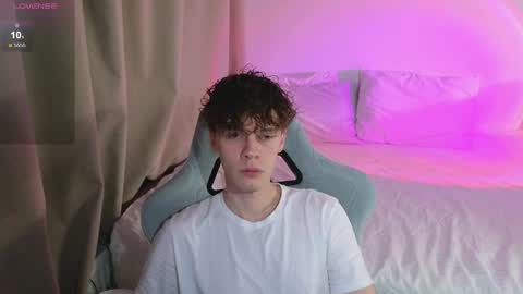 Thomas -  online show from May 4, 7:10 pm