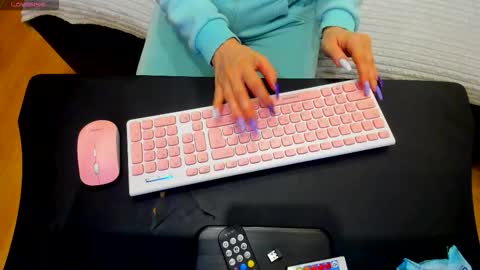 Snapshot of cute_tory chatting on February 21, 7:37 pm Tory online show from February 21, 7:37 pm