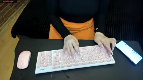 Snapshot of cute_tory chatting on April 4, 7:55 pm Tory online show from April 4, 7:55 pm