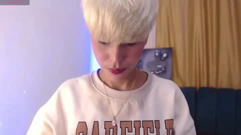 Snapshot of cute_valerie666 chatting on March 9, 6:12 pm valerie online show from March 9, 6:12 pm