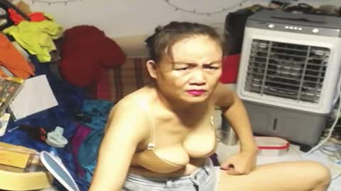 Snapshot of cuteandsexyone chatting on February 27, 5:57 pm CuteAndSexyOne Na and Brian online show from February 27, 5:57 pm