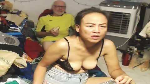 Snapshot of cuteandsexyone chatting on March 6, 2:57 pm CuteAndSexyOne Na and Brian online show from March 6, 2:57 pm