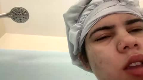 loveolots online show from November 17, 7:19 pm