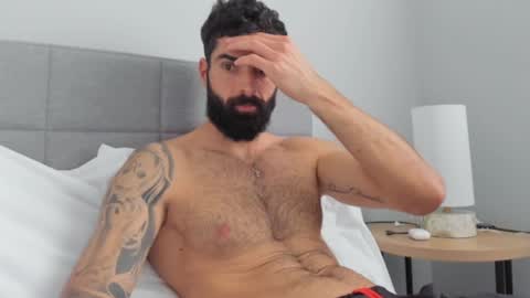 Snapshot of cuteeboy chatting on January 6, 3:40 pm cuteeboy online show from January 6, 3:40 pm