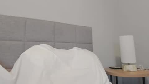 Snapshot of cuteeboy chatting on January 9, 10:52 pm cuteeboy online show from January 9, 10:52 pm