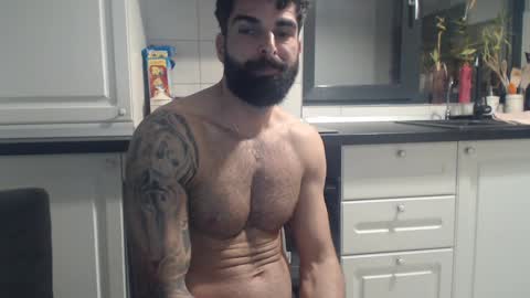 Snapshot of cuteeboy chatting on January 28, 11:17 pm cuteeboy online show from January 28, 11:17 pm