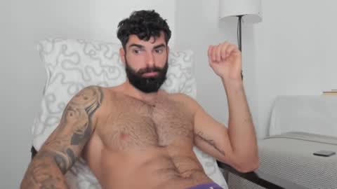 Snapshot of cuteeboy chatting on February 4, 10:10 am cuteeboy online show from February 4, 10:10 am
