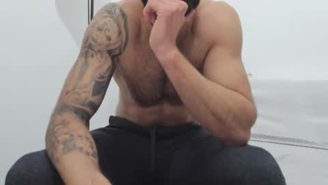 Snapshot of cuteeboy chatting on February 17, 6:26 pm cuteeboy online show from February 17, 6:26 pm