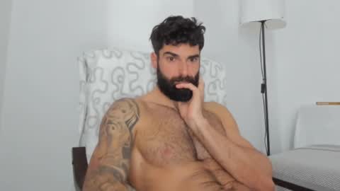 Snapshot of cuteeboy chatting on February 22, 8:07 am cuteeboy online show from February 22, 8:07 am