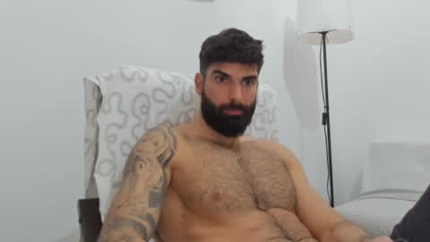 Snapshot of cuteeboy chatting on February 25, 3:27 pm cuteeboy online show from February 25, 3:27 pm