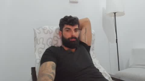 Snapshot of cuteeboy chatting on March 10, 3:41 pm cuteeboy online show from March 10, 3:41 pm