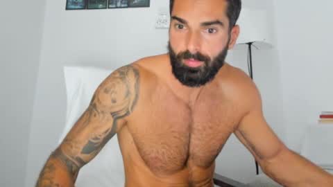 Snapshot of cuteeboy chatting on September 15, 5:29 am cuteeboy online show from September 15, 5:29 am