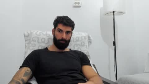 cuteeboy online show from November 19, 7:30 am