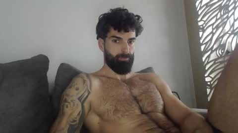 cuteeboy online show from February 14, 8:33 am