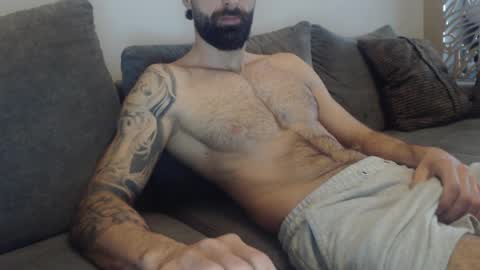 cuteeboy online show from March 27, 5:46 am