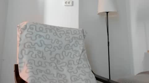 cuteeboy online show from May 18, 5:46 am
