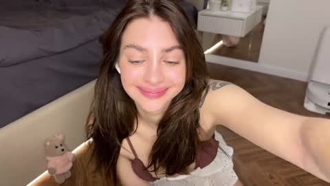 Snapshot of cuteelsa_ chatting on January 6, 7:52 am Elsa online show from January 6, 7:52 am