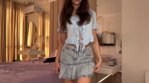 Snapshot of cuteelsa_ chatting on September 23, 7:33 am Elsa online show from September 23, 7:33 am