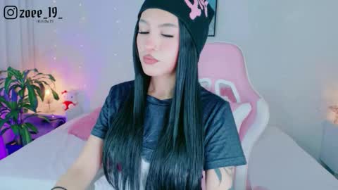 Zoe  online show from March 17, 3:22 am