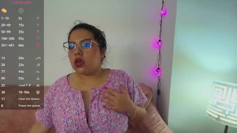 Snapshot of cutejess45 chatting on March 10, 9:43 am tell me jess online show from March 10, 9:43 am