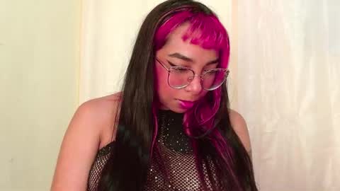 Snapshot of cutekairii chatting on September 16, 2:01 am Mishel online show from September 16, 2:01 am