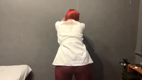 Snapshot of cutemolli chatting on February 3, 11:43 pm Molli online show from February 3, 11:43 pm