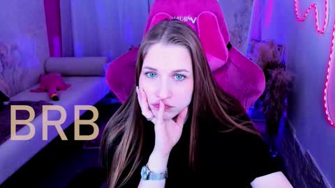 Snapshot of cutemousee chatting on December 3, 5:48 am Rina online show from December 3, 5:48 am