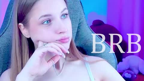 Snapshot of cutemousee chatting on December 14, 8:09 am Rina online show from December 14, 8:09 am