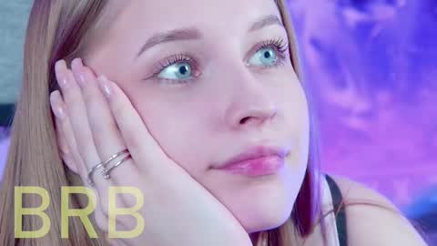 Snapshot of cutemousee chatting on January 18, 6:17 am Rina online show from January 18, 6:17 am