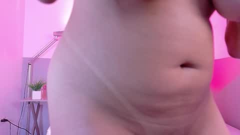 cutepetitee online show from March 3, 6:25 pm