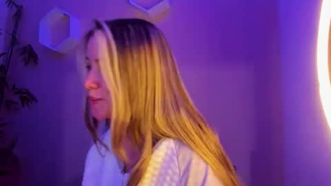 cutesamantha_ online show from May 14, 9:32 pm