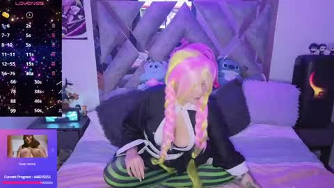cutesarah_10 online show from May 18, 10:48 pm