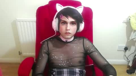 Snapshot of cutest_princess chatting on October 9, 9:57 pm cutest_princess online show from October 9, 9:57 pm