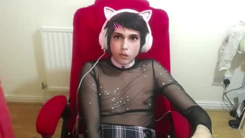 Snapshot of cutest_princess chatting on October 23, 10:08 pm cutest_princess online show from October 23, 10:08 pm