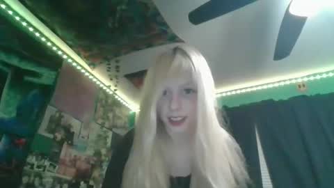 Snapshot of cutestcatforever chatting on February 13, 1:56 am cutestcatforever online show from February 13, 1:56 am