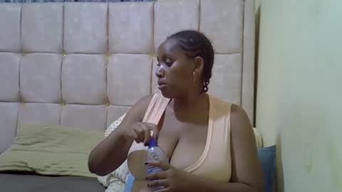 cutestebony1 online show from January 13, 11:32 pm